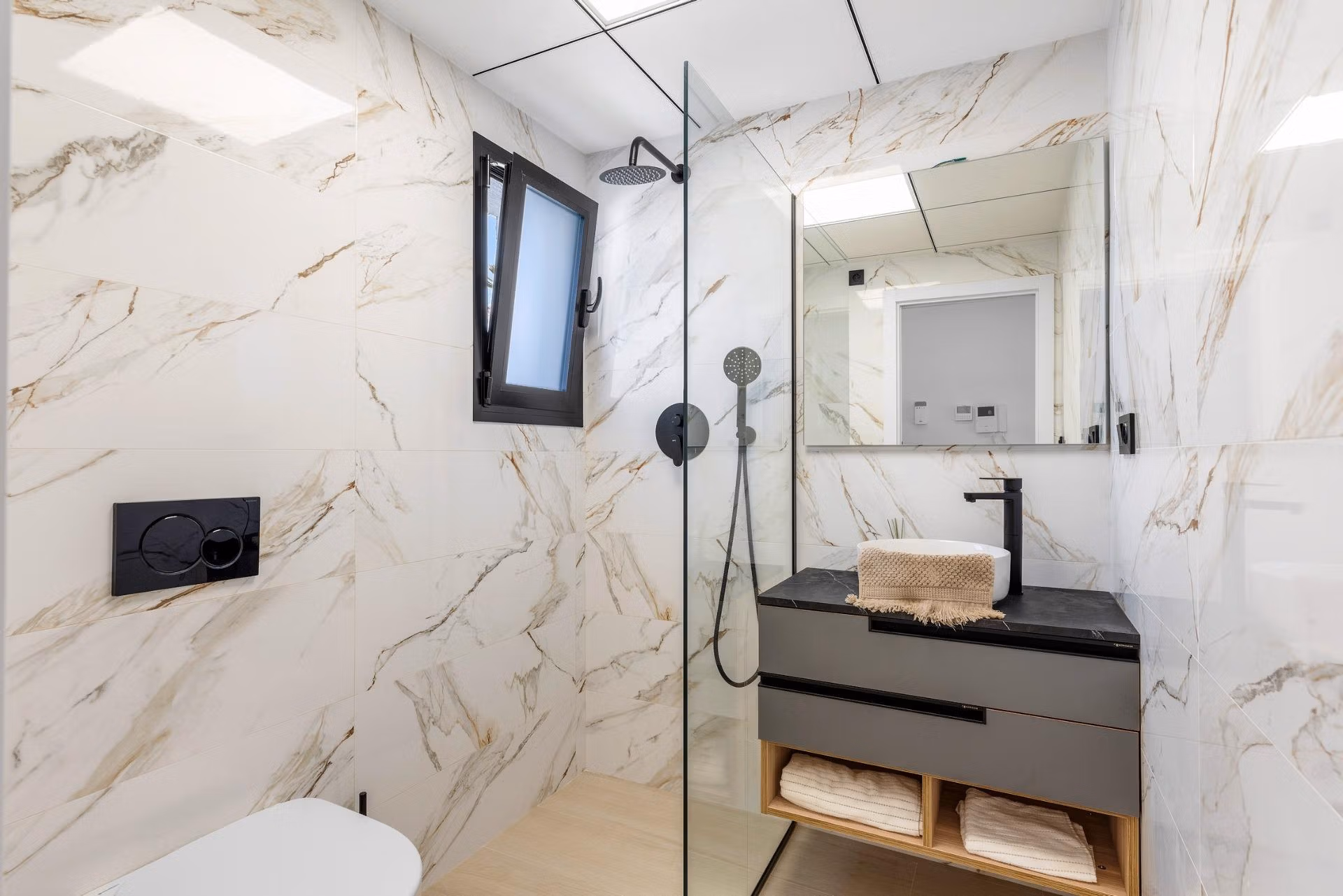 New-Build-Tourist-Licensed-Apartments-with-Lagoon-Views-in-El-Raso-Guardamar-del-Segura-28 2 slaapkamers toeristenappartement op de bovenste verdieping met privé zonnestudio te koop in El Raso
