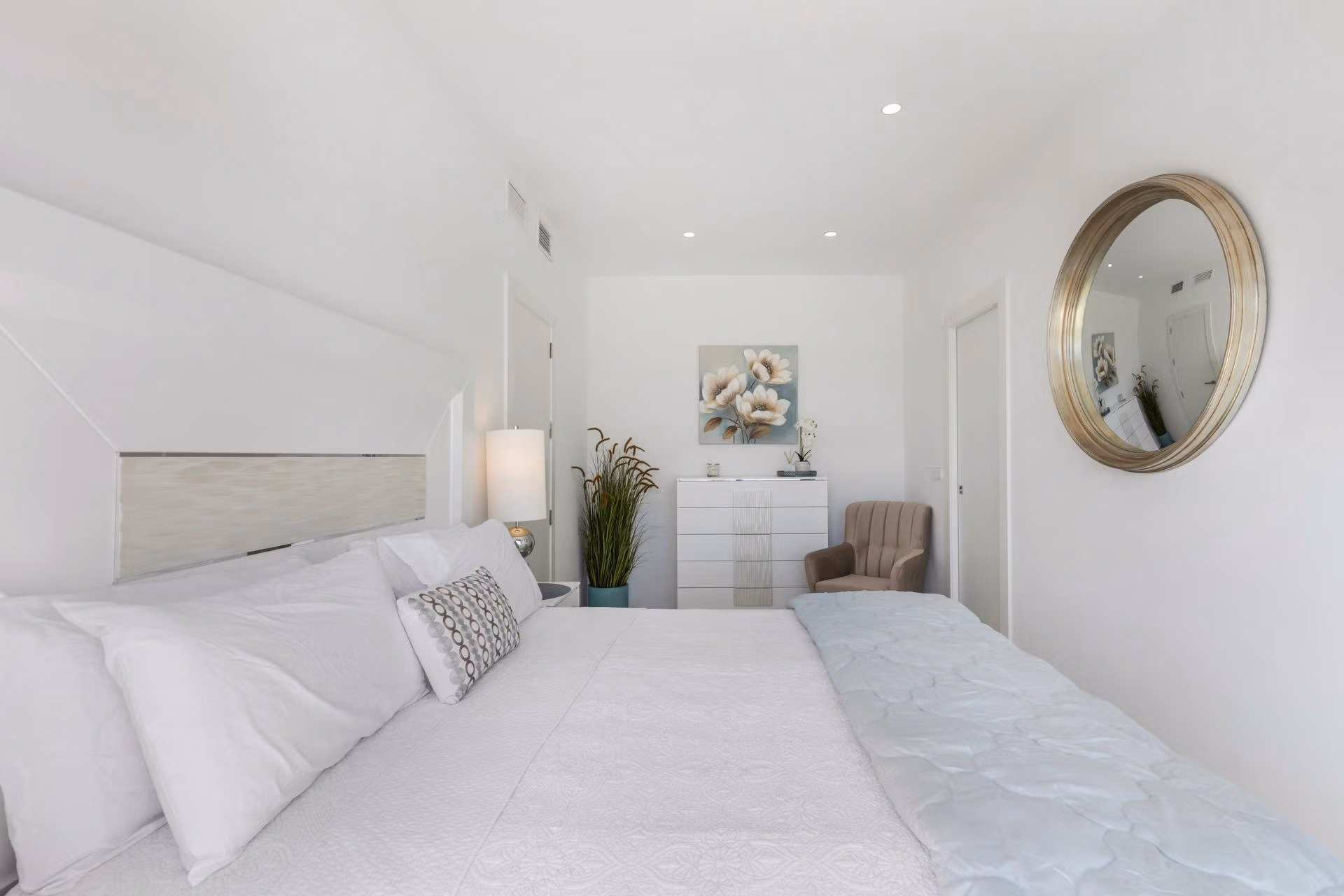 New Build 3 Bedroom Single Level Villas for Sale Near La Serena Golf, Los Alcazares