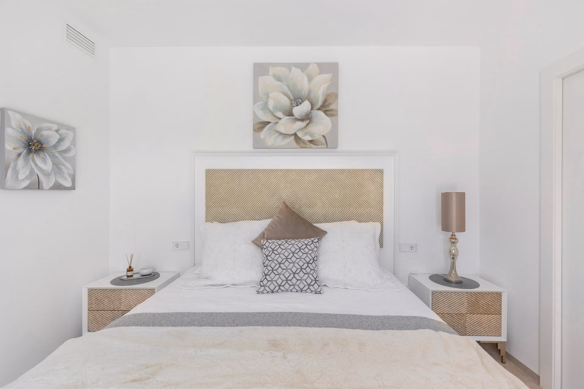 New Build 3 Bedroom Single Level Villas for Sale Near La Serena Golf, Los Alcazares