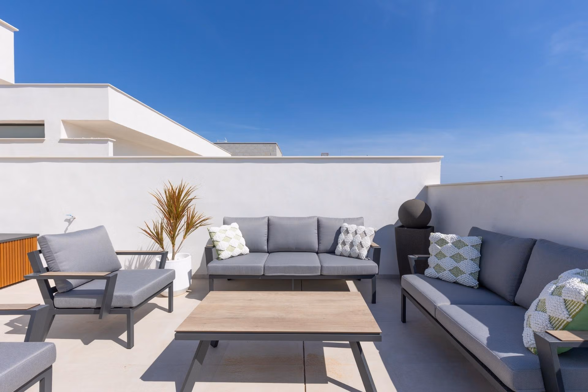 New Build 3 Bedroom Single Level Villas for Sale Near La Serena Golf, Los Alcazares