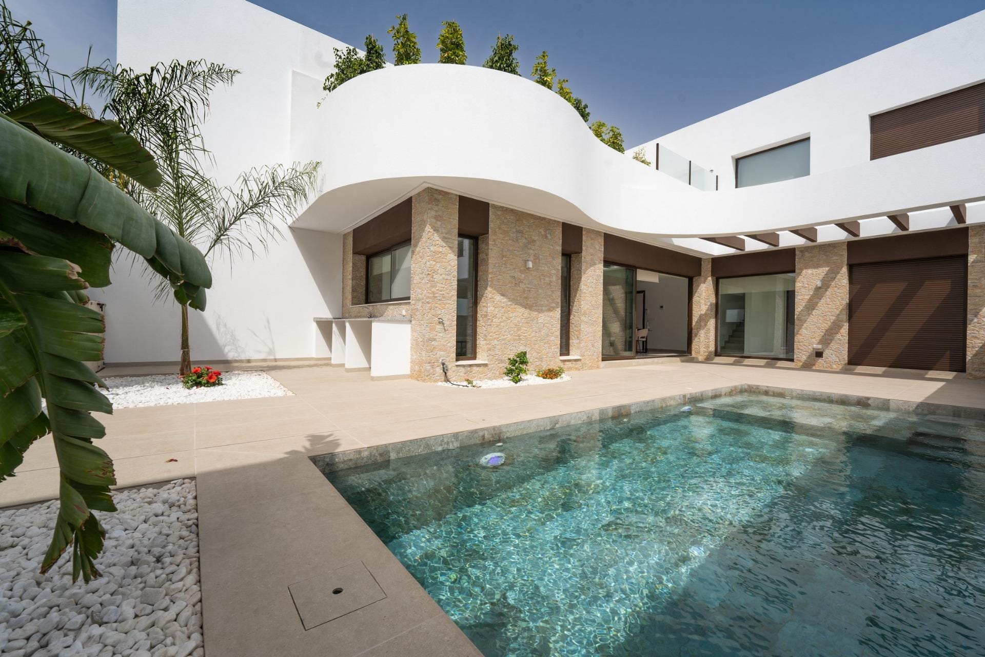 NEW BUILD VILLAS NEAR ROJALES in Las Heredades