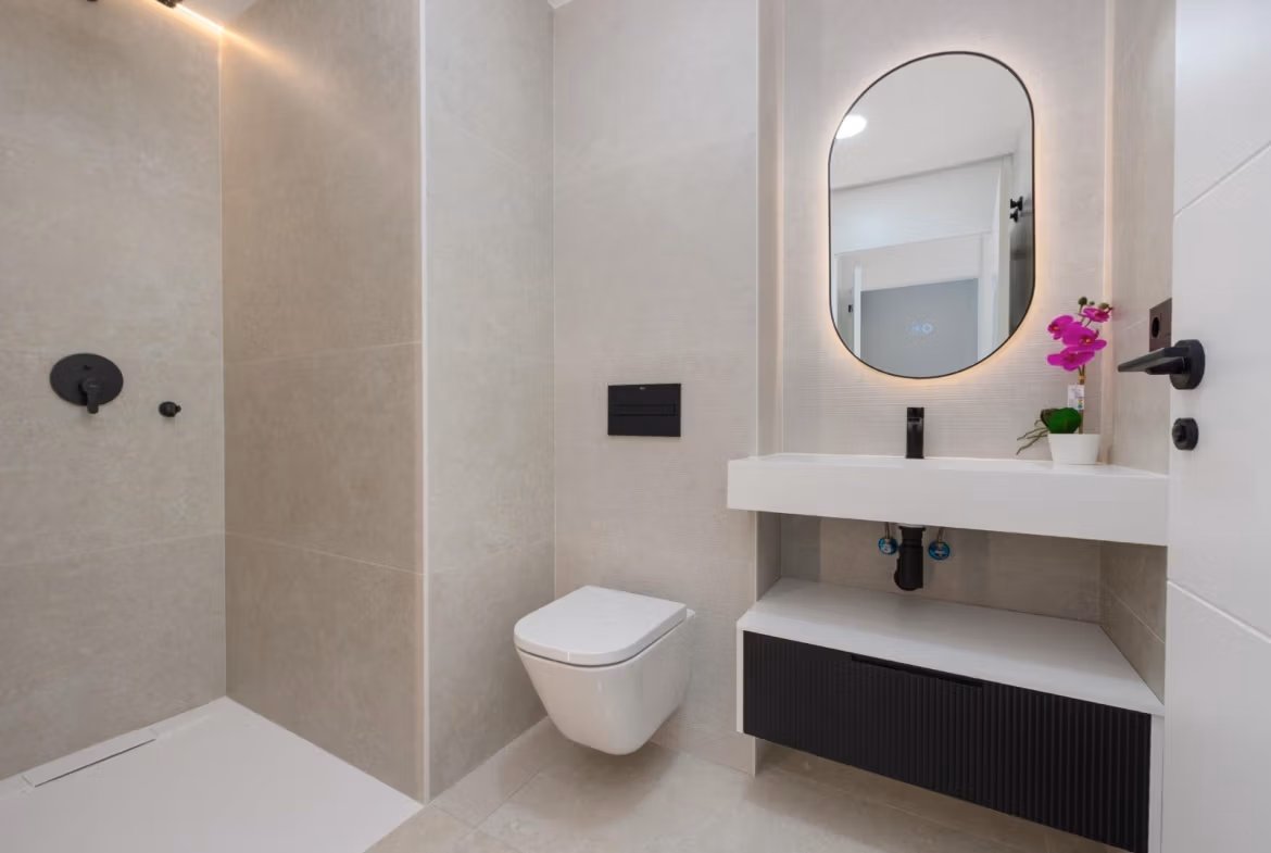 New Build Residential Complex of Apartments for Sale Near the Beach in Guardamar del Segura