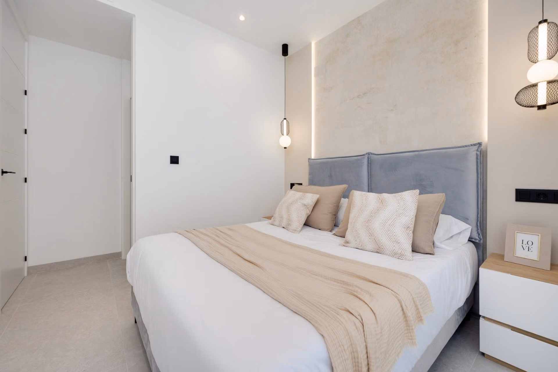 New Build Residential Complex of Apartments for Sale Near the Beach in Guardamar del Segura