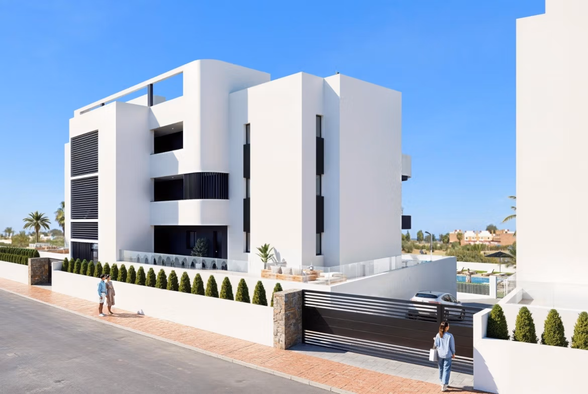Second Phase: New Build 2 and 3 bedroom frontline golf Apartments for Sale in La Serena Golf, Los Alcázares