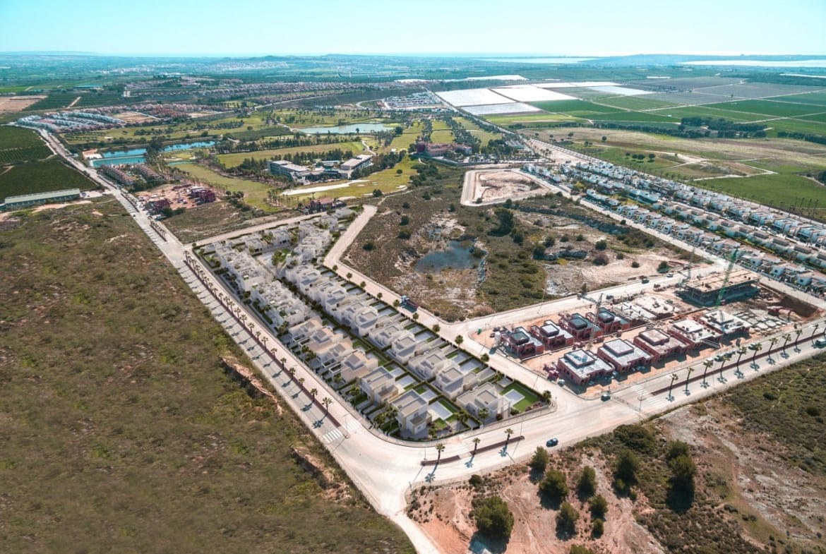 New-Build-Semi-Detached-Villas-with-Private-Pool-in-La-Finca-Golf-Resort-Algorfa-12