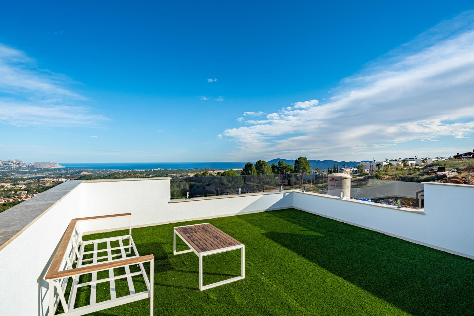 Impresionante villa de obra nueva con vistas al mar y piscina privada en venta en Polop