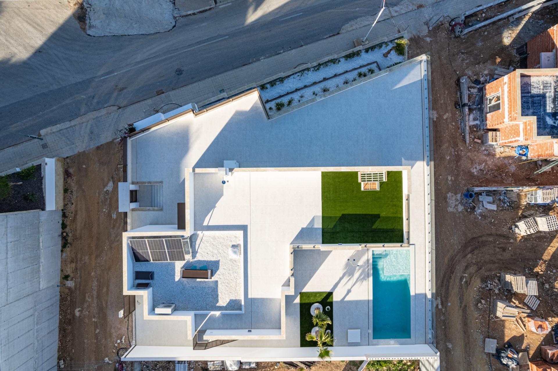 Impresionante villa de obra nueva con vistas al mar y piscina privada en venta en Polop