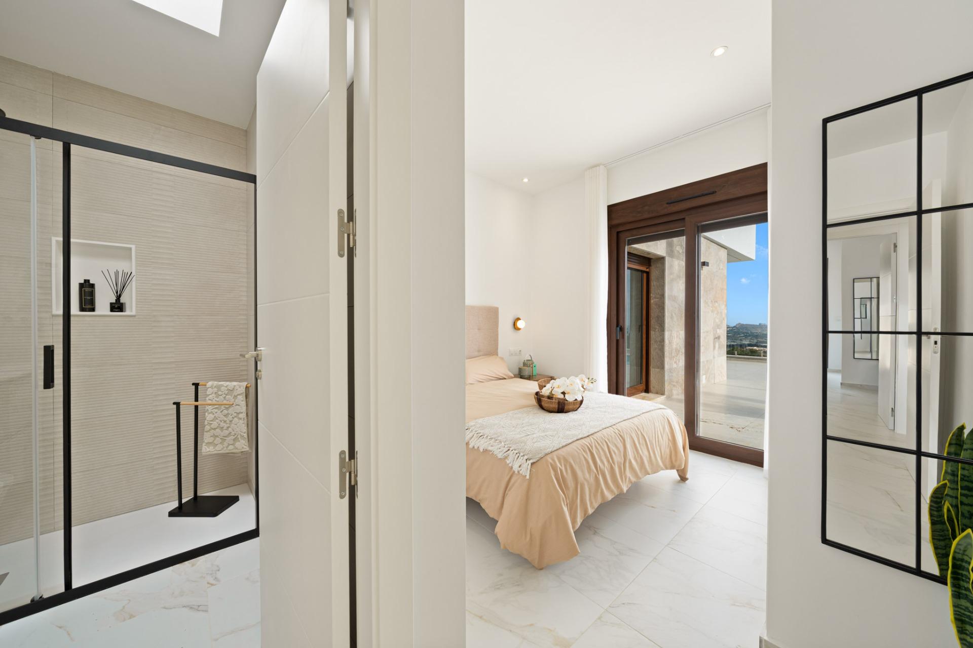 Impresionante villa de obra nueva con vistas al mar y piscina privada en venta en Polop