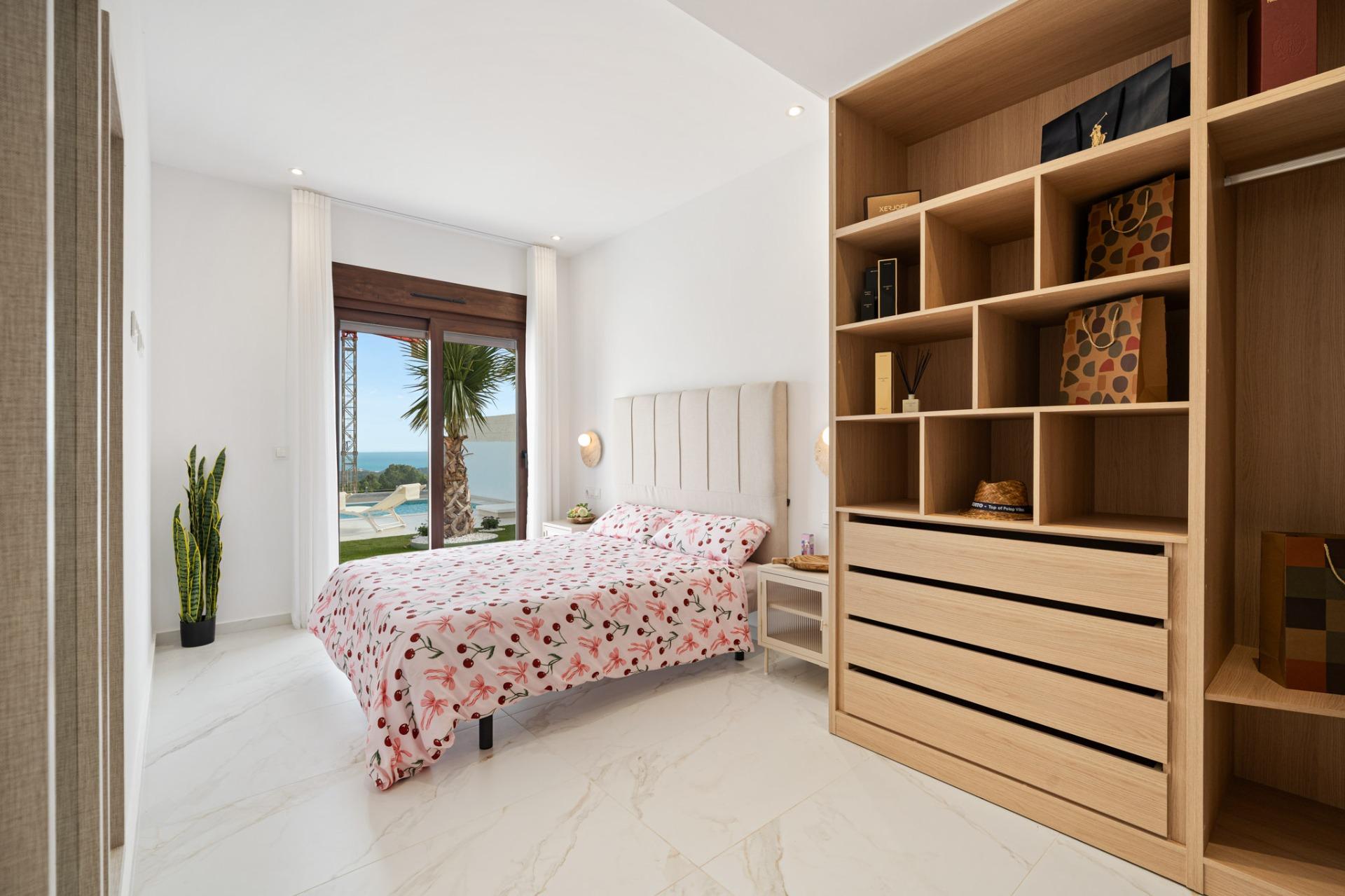 Impresionante villa de obra nueva con vistas al mar y piscina privada en venta en Polop