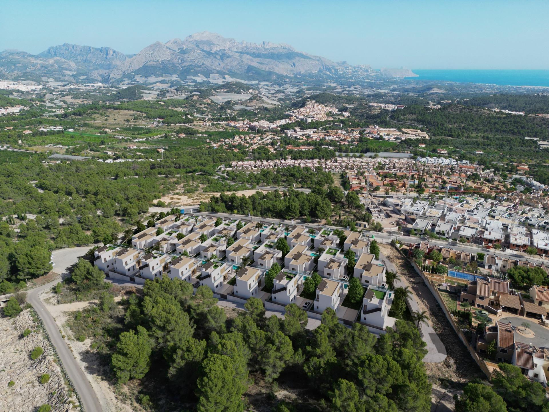 Impresionante villa de obra nueva con vistas al mar y piscina privada en venta en Polop