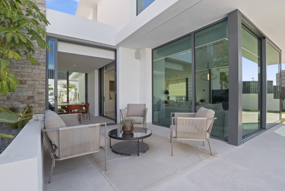 Luxury-New-Build-Villas-in-Rincon-de-Loix-Benidorm-with-Private-Pool-5