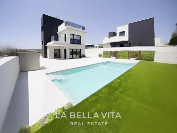 Impressive 4 Bedroom New Build Villa with Private Pool for Sale 250m from the Beach in Campoamor