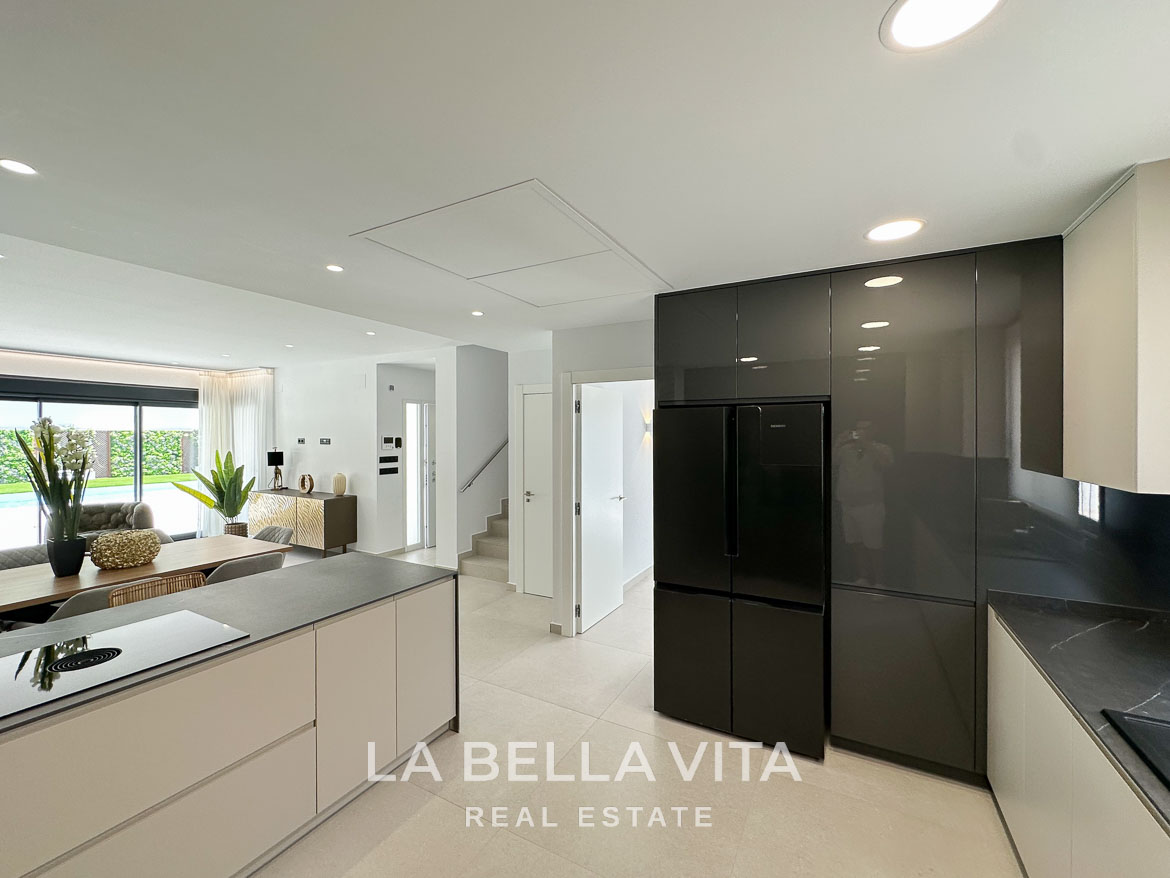 Luxury Villa with private pool by the beach for sale in Campoamor, Orihuela Costa – 10 Impressive 4 Bedroom New Build Villa with Private Pool for Sale 250m from the Beach in Campoamor