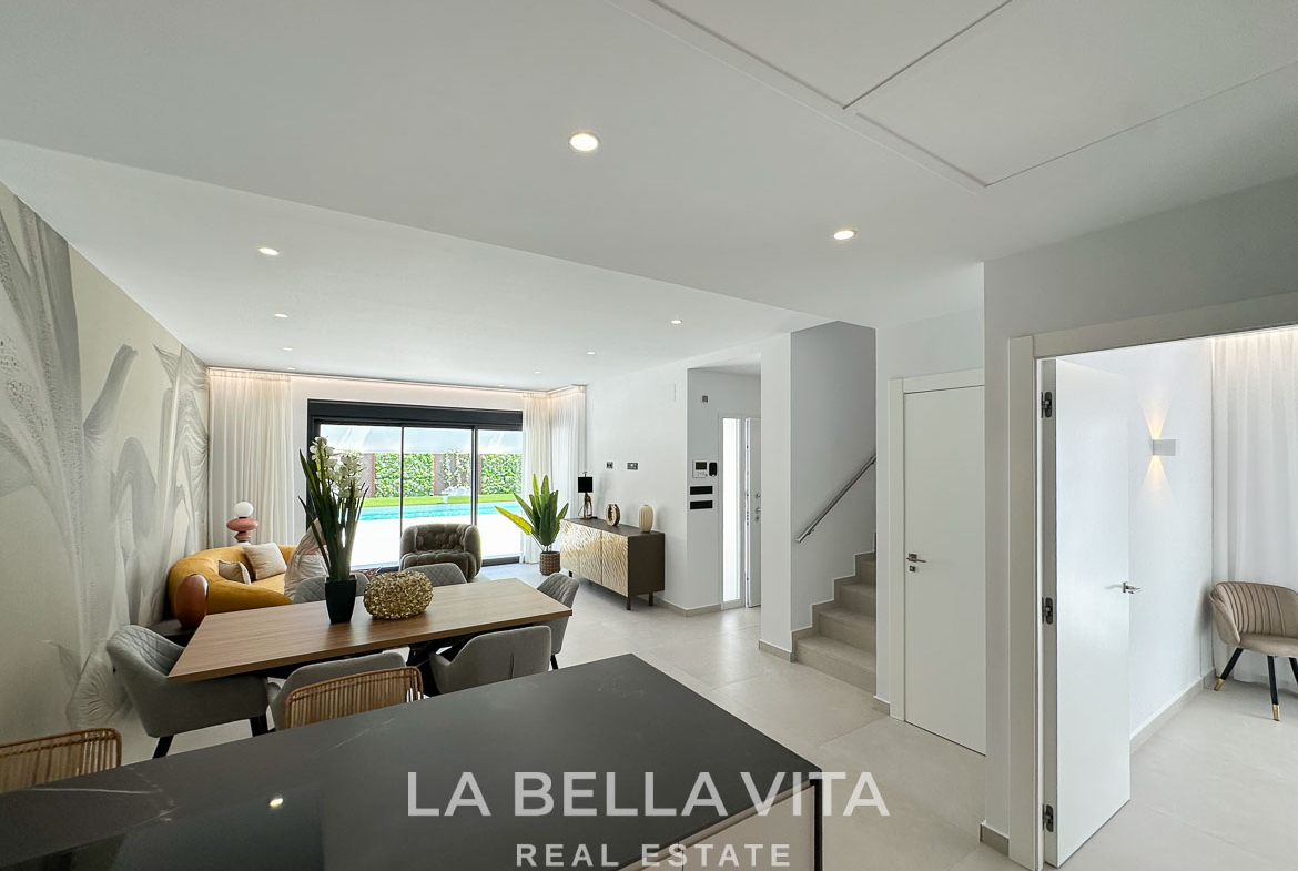 Luxury Villa with private pool by the beach for sale in Campoamor, Orihuela Costa – 11