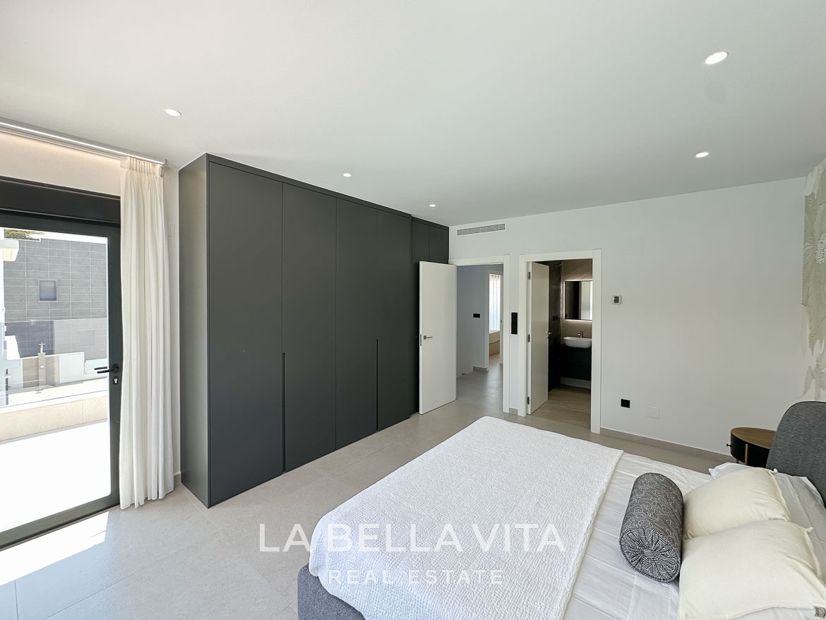 Luxury Villa with private pool by the beach for sale in Campoamor, Orihuela Costa – 14 Impressive 4 Bedroom New Build Villa with Private Pool for Sale 250m from the Beach in Campoamor