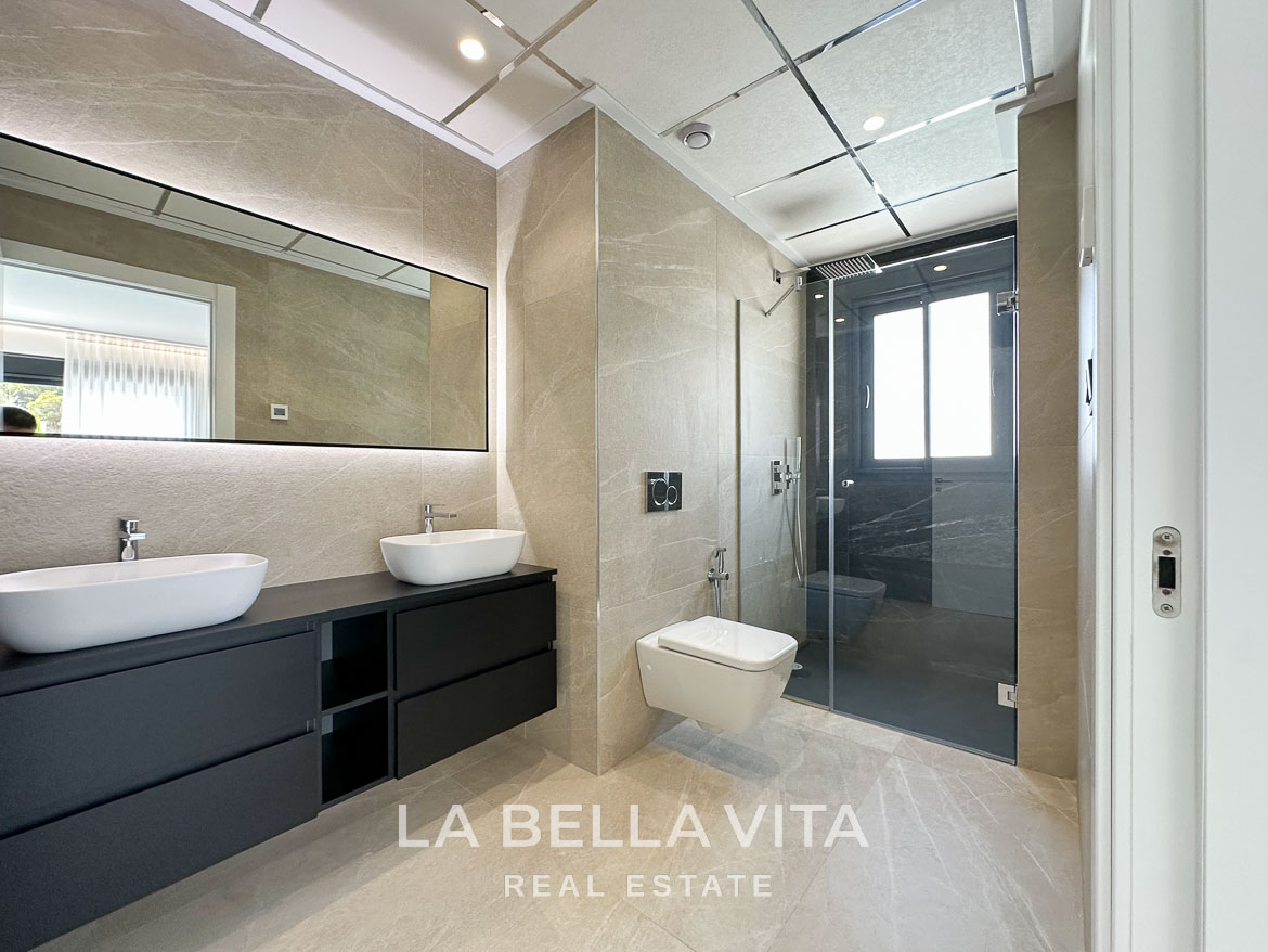 Luxury Villa with private pool by the beach for sale in Campoamor, Orihuela Costa – 15 Impressive 4 Bedroom New Build Villa with Private Pool for Sale 250m from the Beach in Campoamor