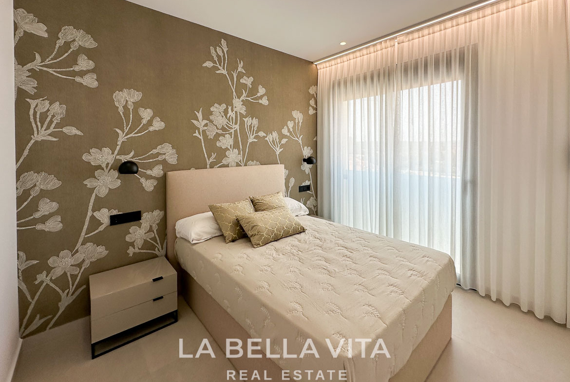 Luxury Villa with private pool by the beach for sale in Campoamor, Orihuela Costa – 16