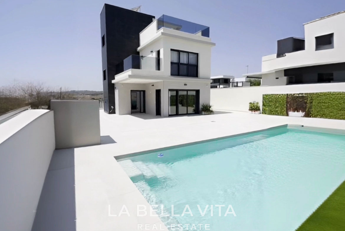 Luxury Villa with private pool by the beach for sale in Campoamor, Orihuela Costa – 2