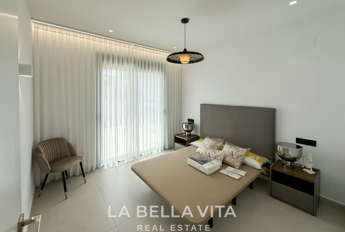 Luxury Villa with private pool by the beach for sale in Campoamor, Orihuela Costa – 20