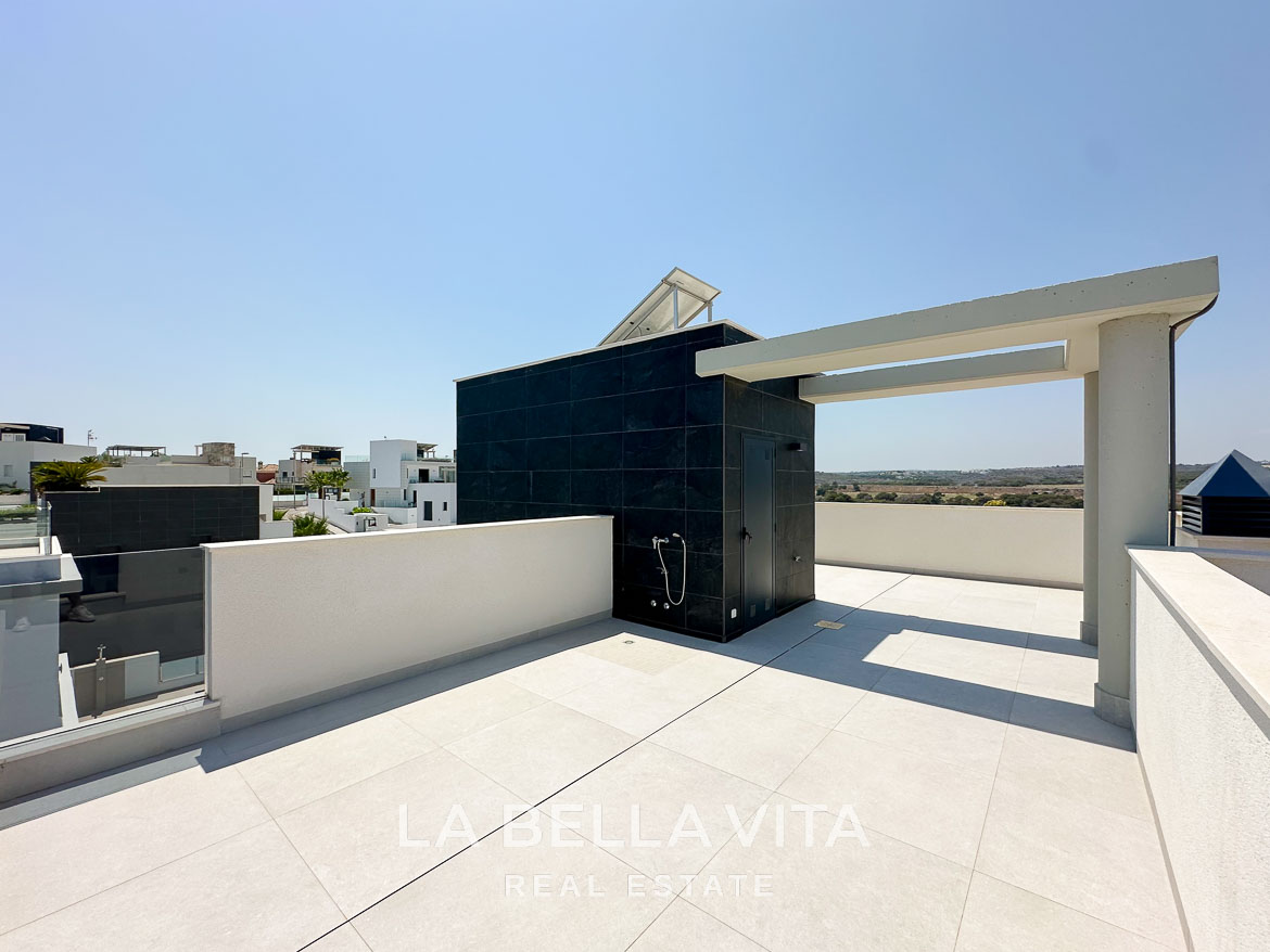 Luxury Villa with private pool by the beach for sale in Campoamor, Orihuela Costa – 4 Impressive 4 Bedroom New Build Villa with Private Pool for Sale 250m from the Beach in Campoamor