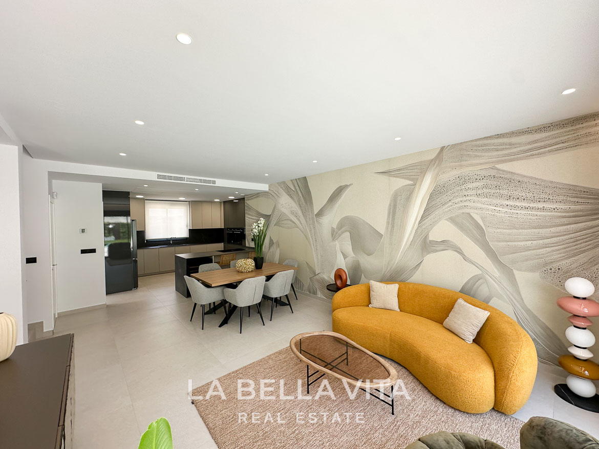 Luxury Villa with private pool by the beach for sale in Campoamor, Orihuela Costa – 6 Impressive 4 Bedroom New Build Villa with Private Pool for Sale 250m from the Beach in Campoamor