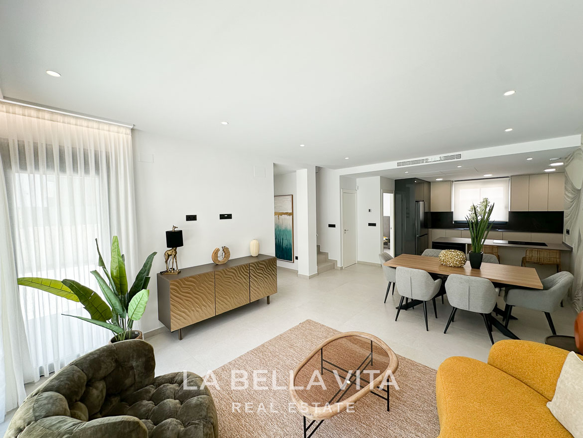 Luxury Villa with private pool by the beach for sale in Campoamor, Orihuela Costa – 7 Impressive 4 Bedroom New Build Villa with Private Pool for Sale 250m from the Beach in Campoamor