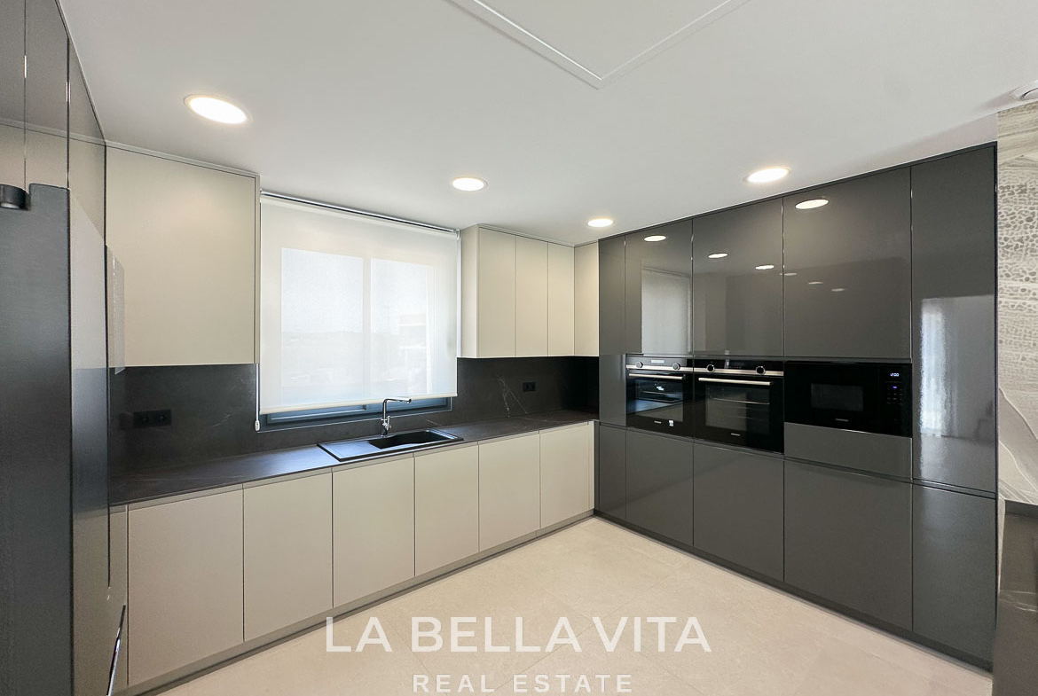 Luxury Villa with private pool by the beach for sale in Campoamor, Orihuela Costa – 9