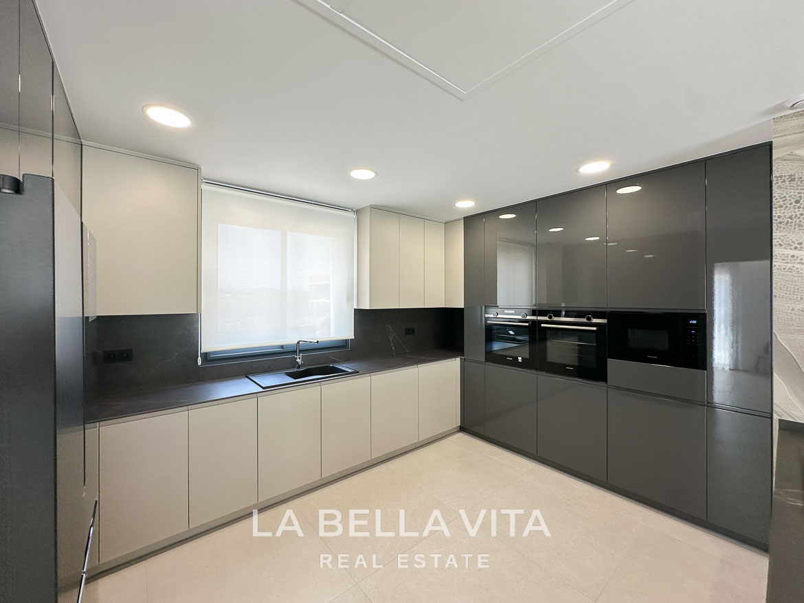 Luxury Villa with private pool by the beach for sale in Campoamor, Orihuela Costa – 9 Impressive 4 Bedroom New Build Villa with Private Pool for Sale 250m from the Beach in Campoamor