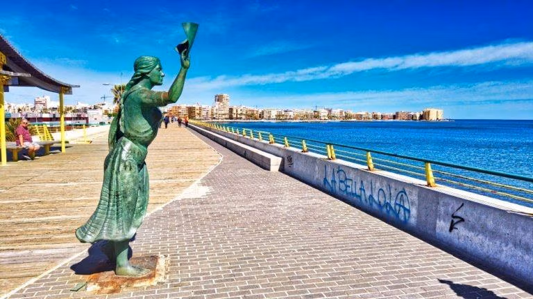 NEW-BUILD-APARTMENTS-AND-PENTHOUSES-NEAR-THE-BEACH-IN-TORREVIEJA-8