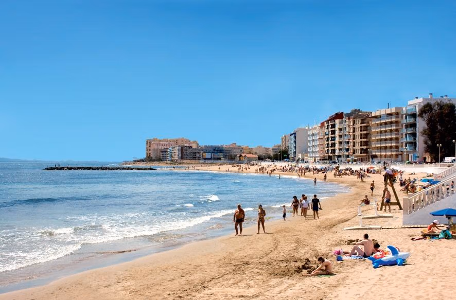 NEW-BUILD-APARTMENTS-AND-PENTHOUSES-NEAR-THE-BEACH-IN-TORREVIEJA-9
