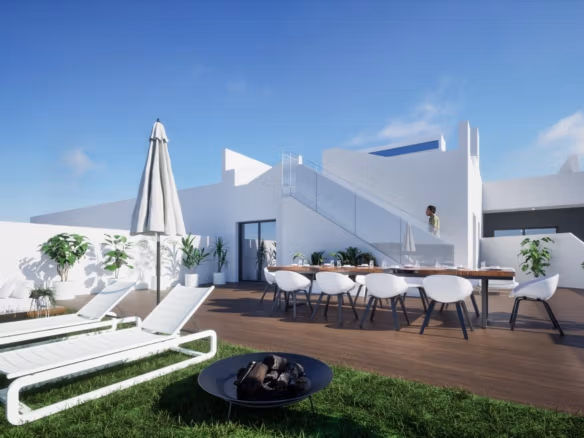 Großzügiges Solarium mit Sonnenliegen, Essbereich im Freien und modernen Details in einem Neubau-Penthouse mit 3 Schlafzimmern in Benijófar.