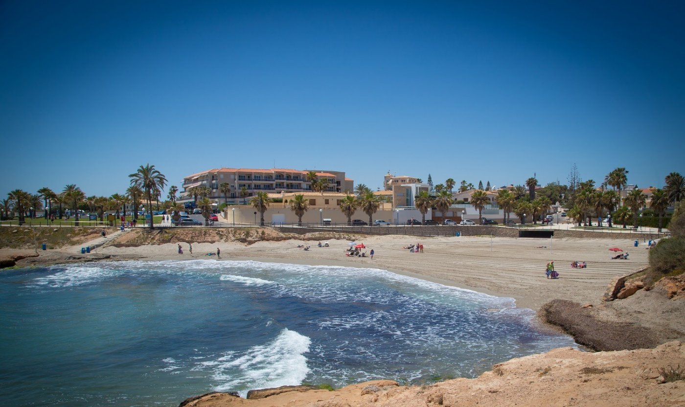 Breathtaking 4 Bedroom Luxury Villa with Infinity Pool for Sale 250m from the Beach in Campoamor
