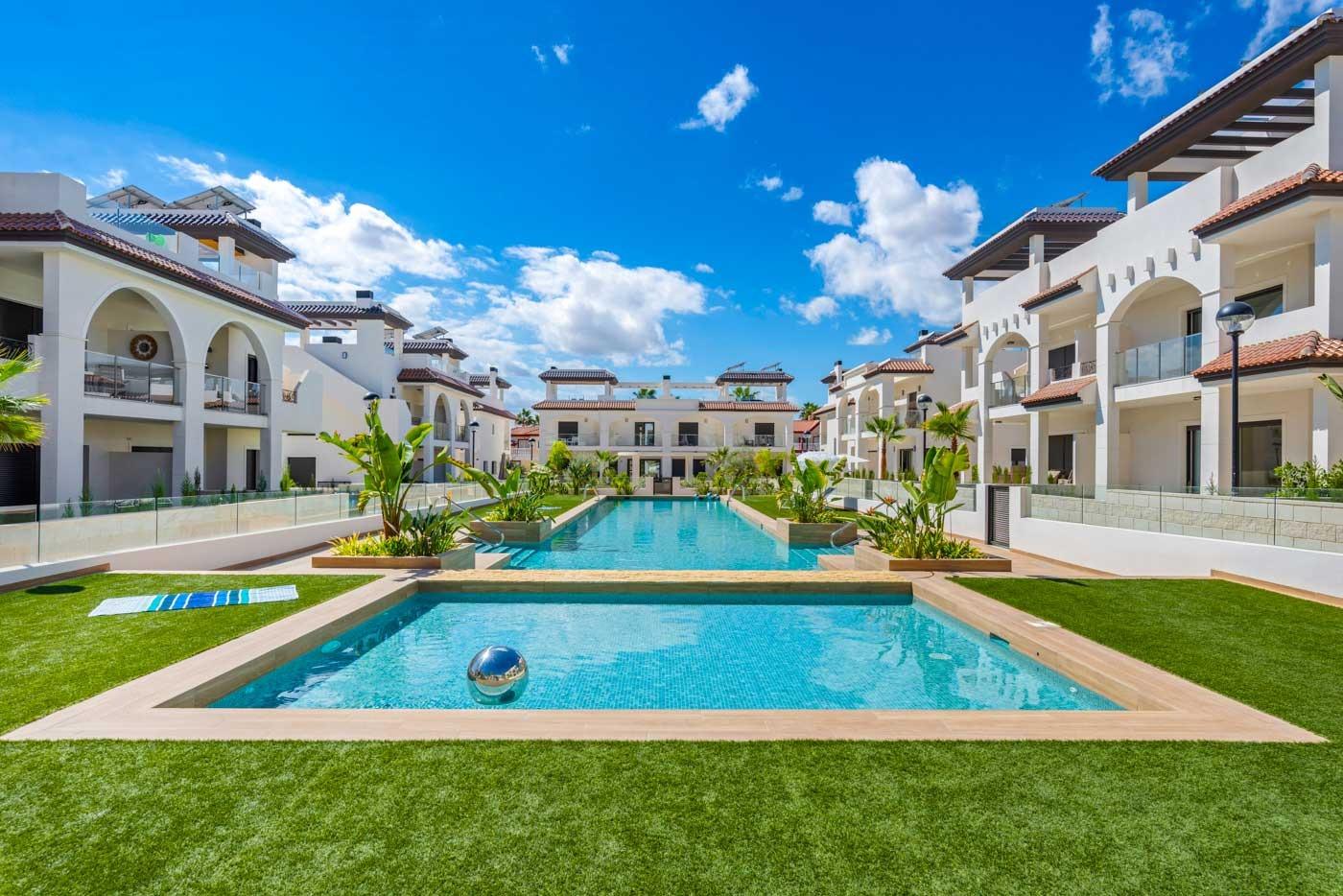 Bright New Build Penthouse Apartment with Solarium for Sale in Rojales