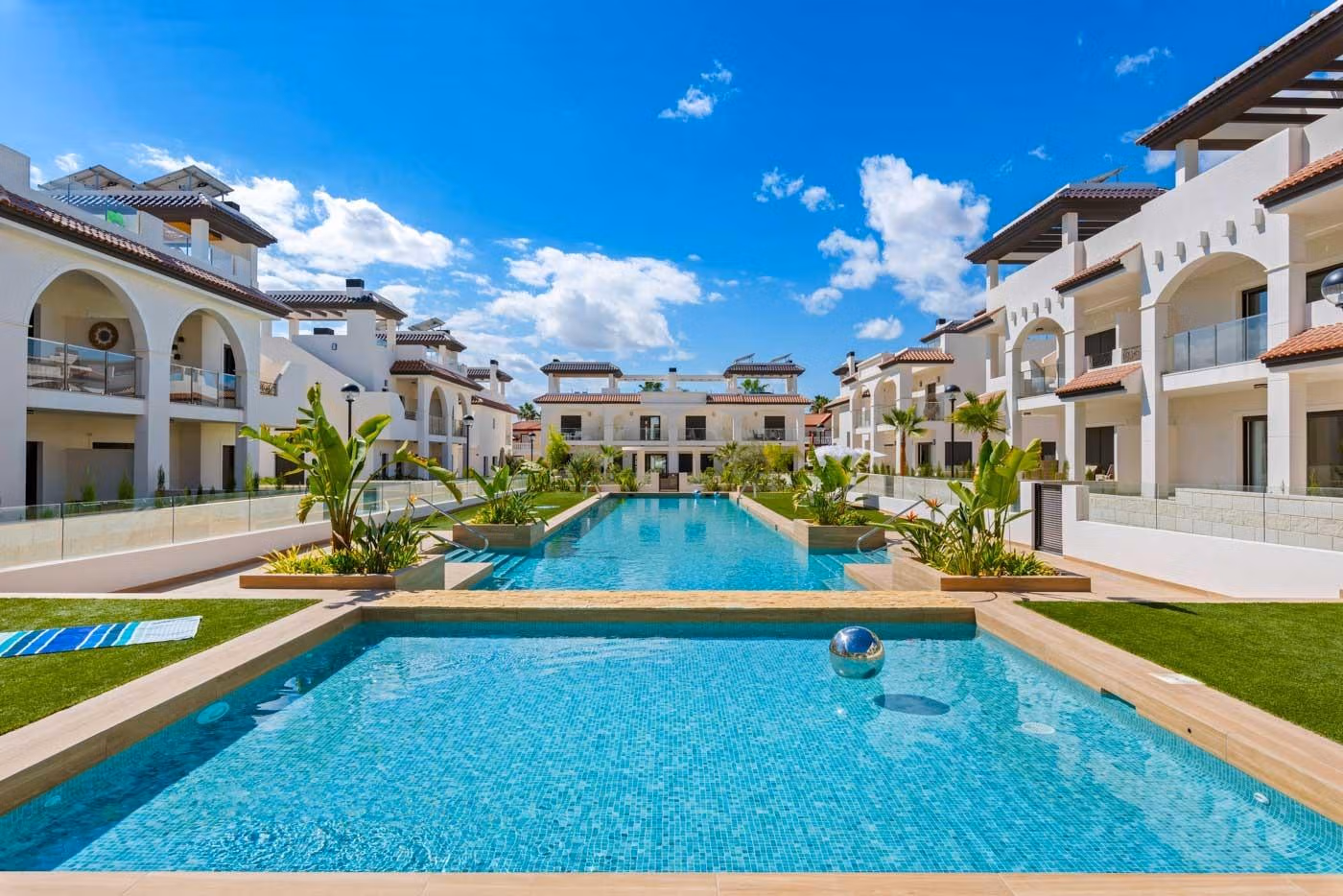 NEW-BUILD-RESIDENTIAL-COMPLEX-IN-ROJALES-3 Licht nieuwbouwpenthouse met solarium te koop in Rojales