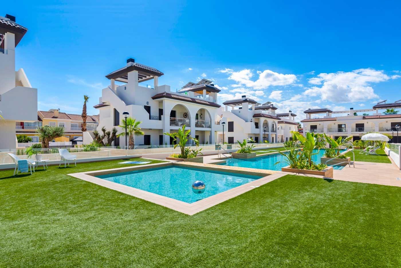 Bright New Build Penthouse Apartment with Solarium for Sale in Rojales