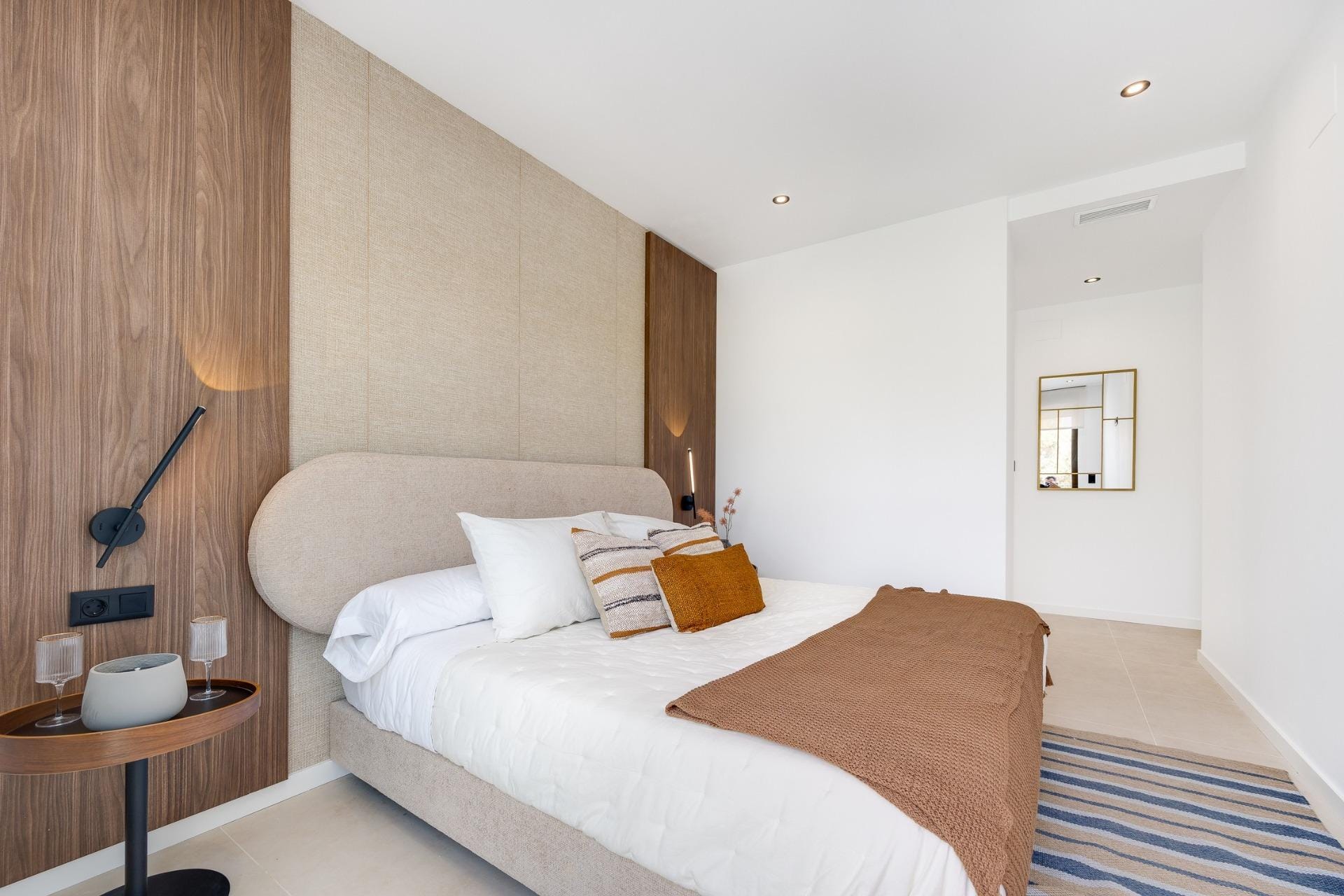 Nieuwbouwvilla met 3 slaapkamers, privézwembad, kelder en solarium te koop in Los Alcázares, Murcia