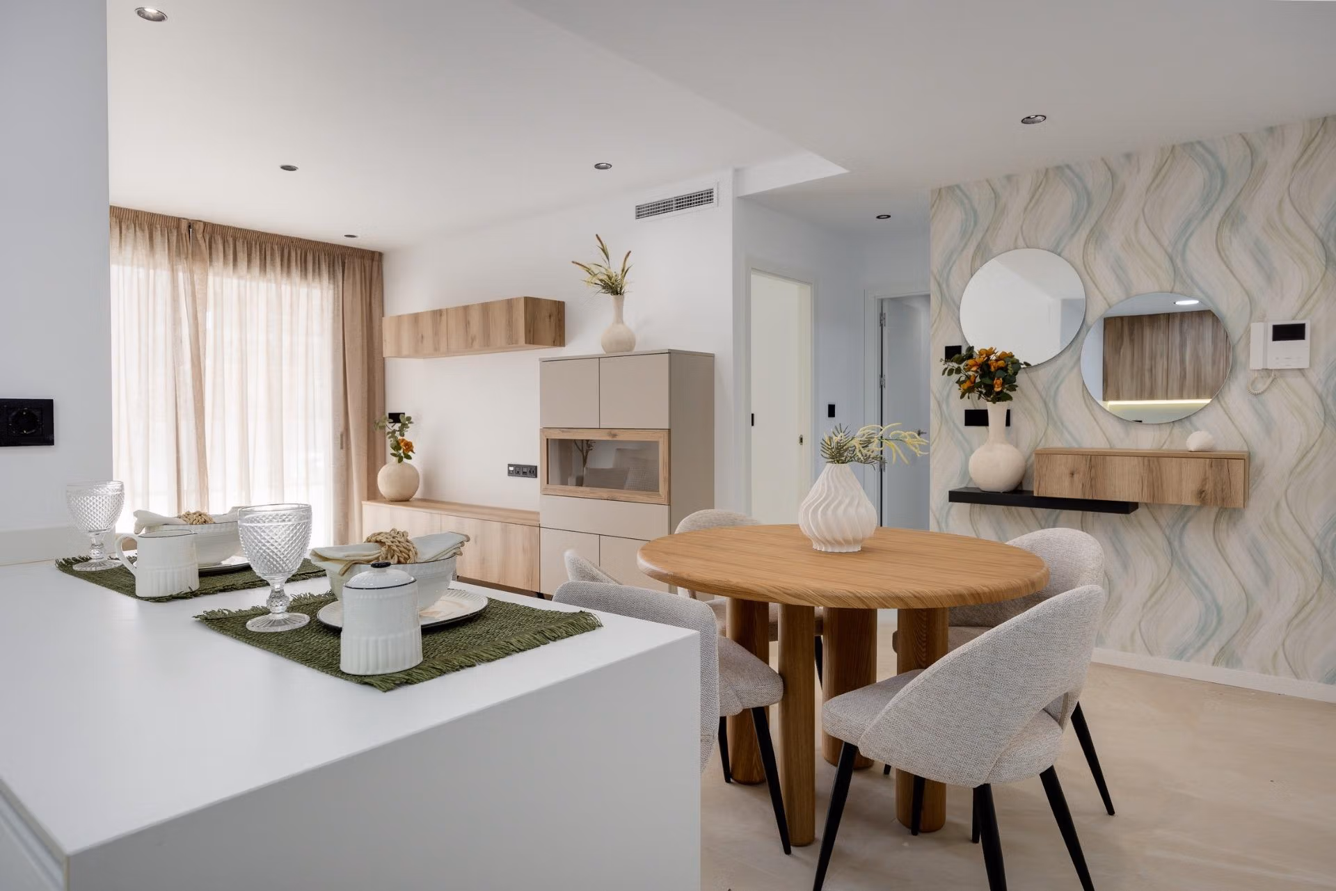 Neubau-Eckwohnung mit 3 Schlafzimmern im ersten Stock und Terrasse zum Verkauf nahe La Serena Golf in Los Alcázares, Murcia
