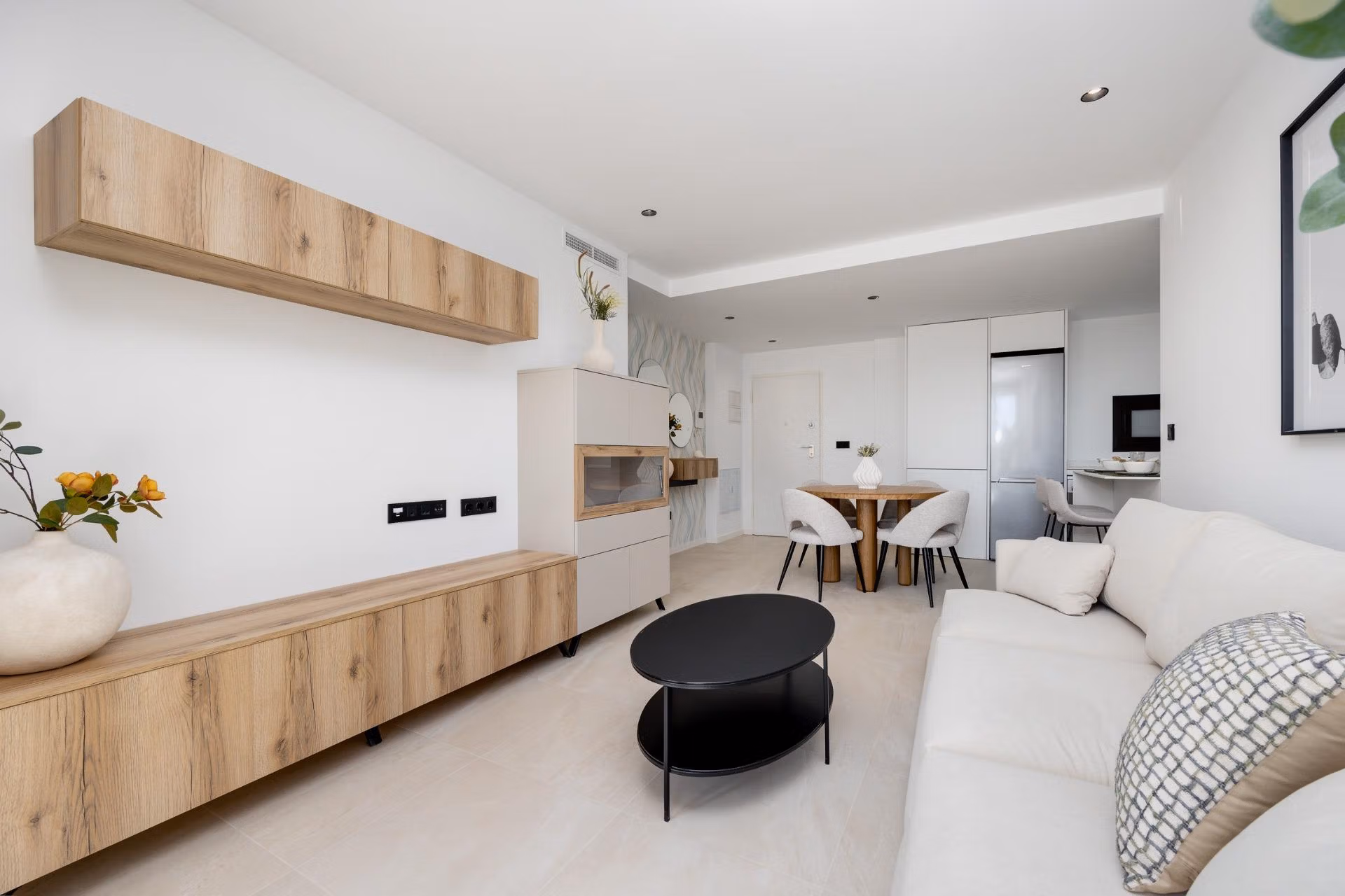 Neubau-Eckwohnung mit 3 Schlafzimmern im ersten Stock und Terrasse zum Verkauf nahe La Serena Golf in Los Alcázares, Murcia