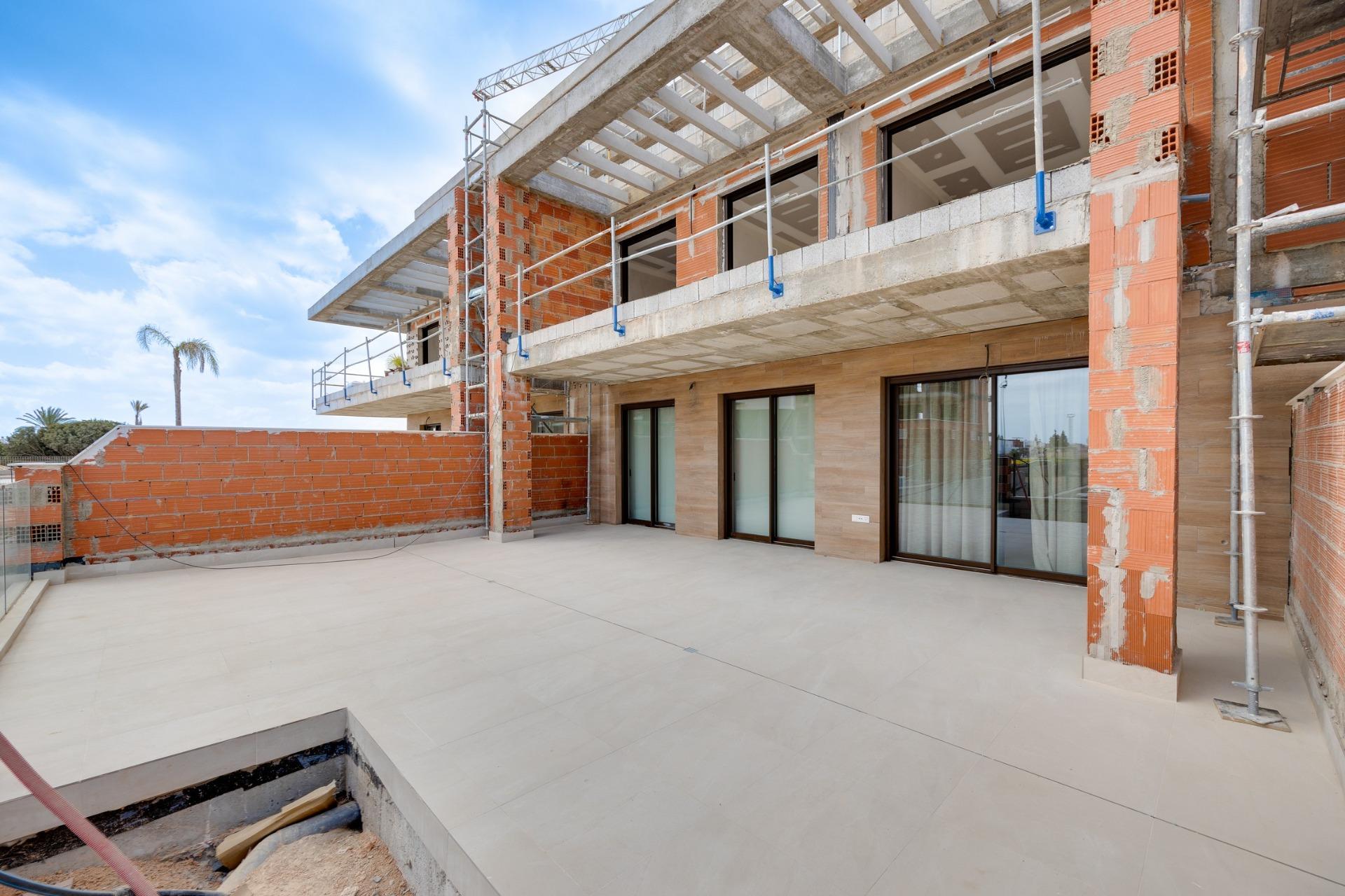 New Build 3 Bedroom Ground Floor Apartment with Garden for Sale Near La Serena Golf in Los Alcázares, Murcia