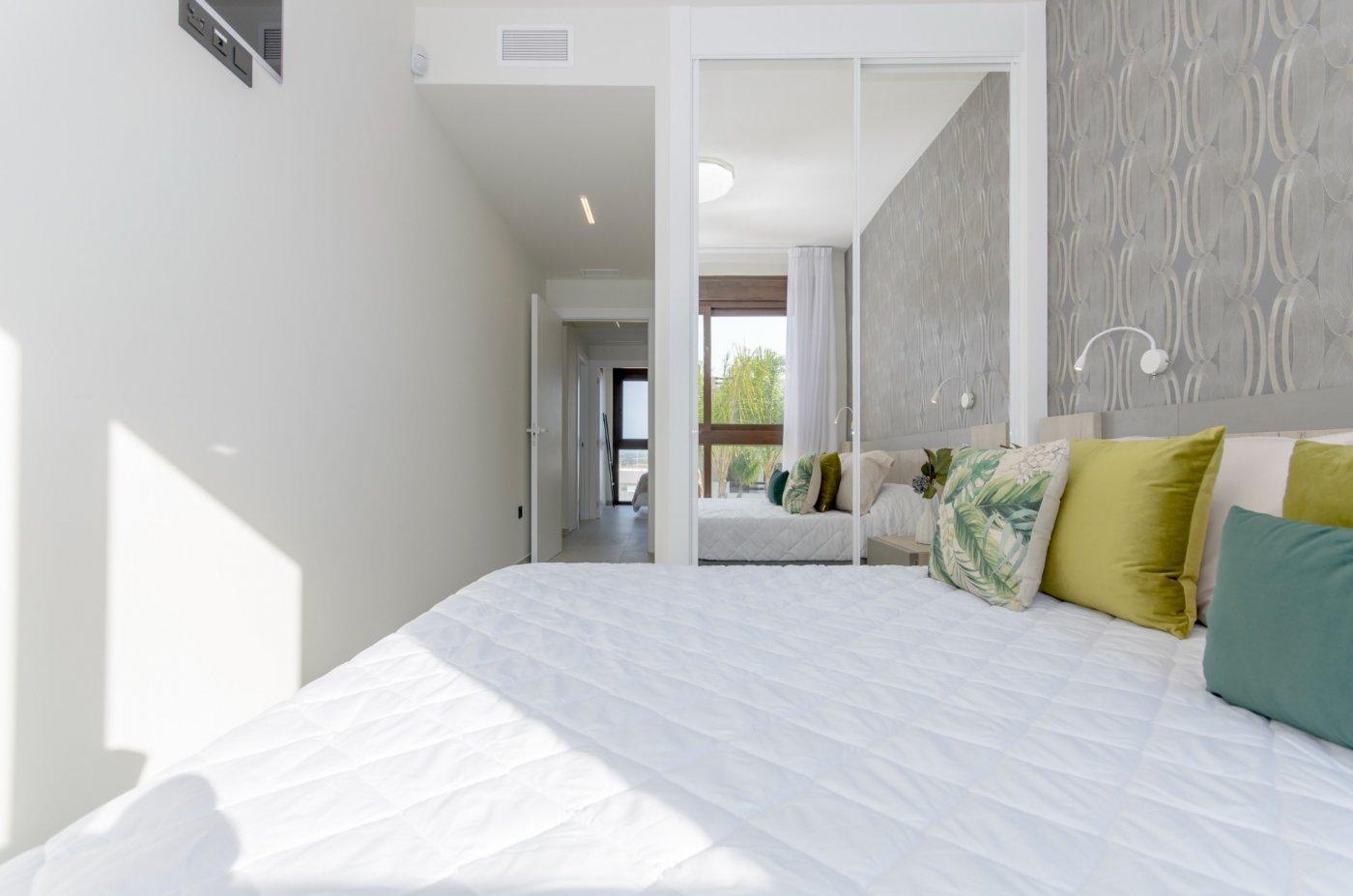 Fully Equipped 2 bedroom Penthouse Apartment with Solarium and Salt Lake Views in Los Balcones, Torrevieja