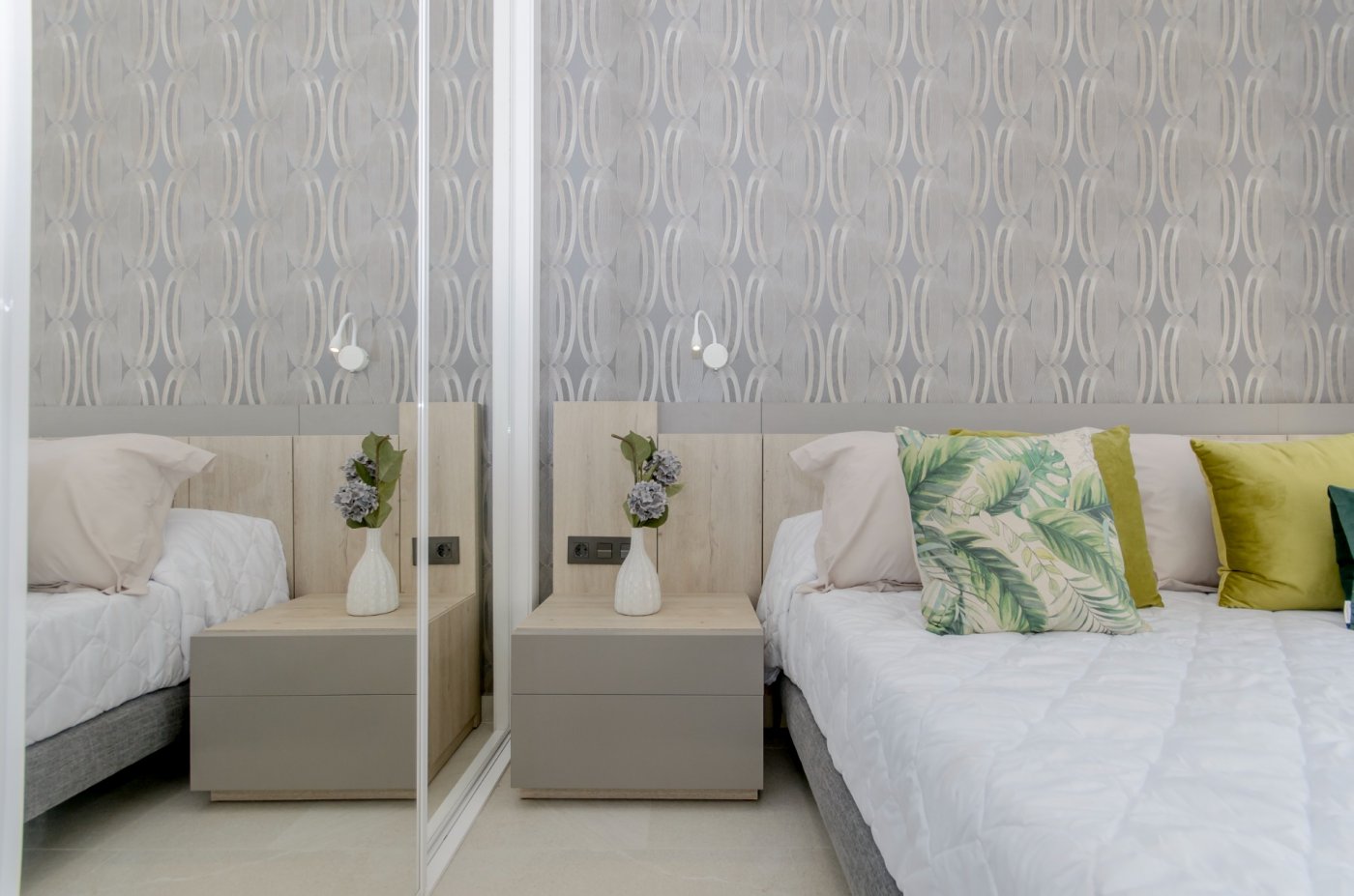 Fully Equipped 2 bedroom Penthouse Apartment with Solarium and Salt Lake Views in Los Balcones, Torrevieja