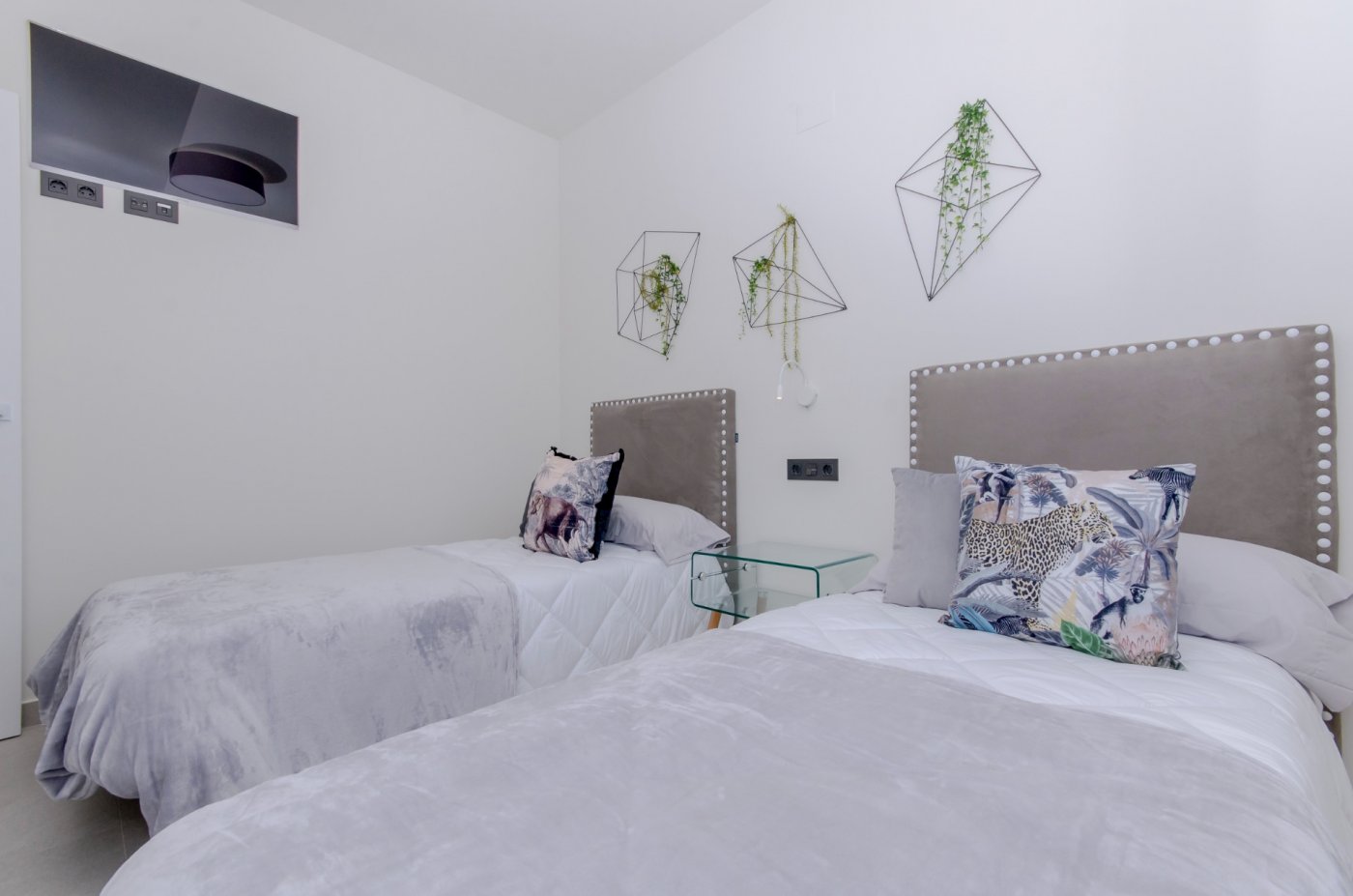 Fully Equipped 2 bedroom Penthouse Apartment with Solarium and Salt Lake Views in Los Balcones, Torrevieja