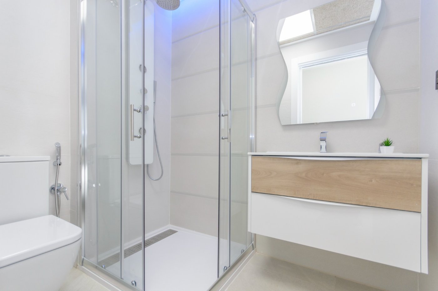 Fully Equipped 2 bedroom Penthouse Apartment with Solarium and Salt Lake Views in Los Balcones, Torrevieja