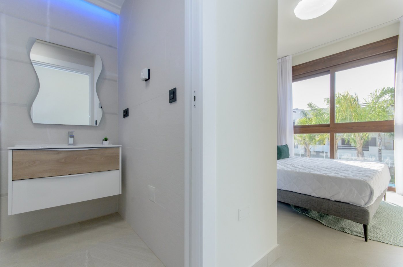 Fully Equipped 2 bedroom Penthouse Apartment with Solarium and Salt Lake Views in Los Balcones, Torrevieja