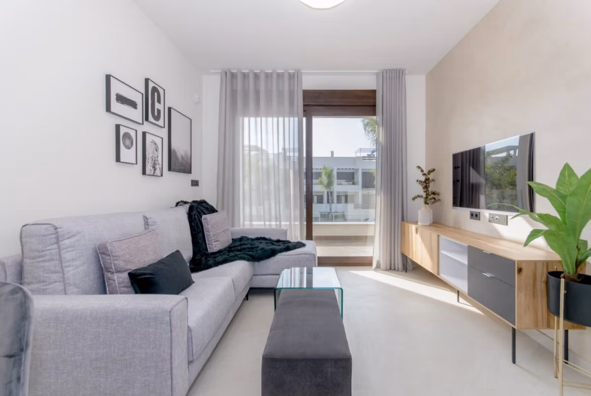 NEW-BUILD-RESIDENTIAL-OF-BUNGALOW-APARTMENTS-IN-LOS-BALCONES-TORREVIEJA-2