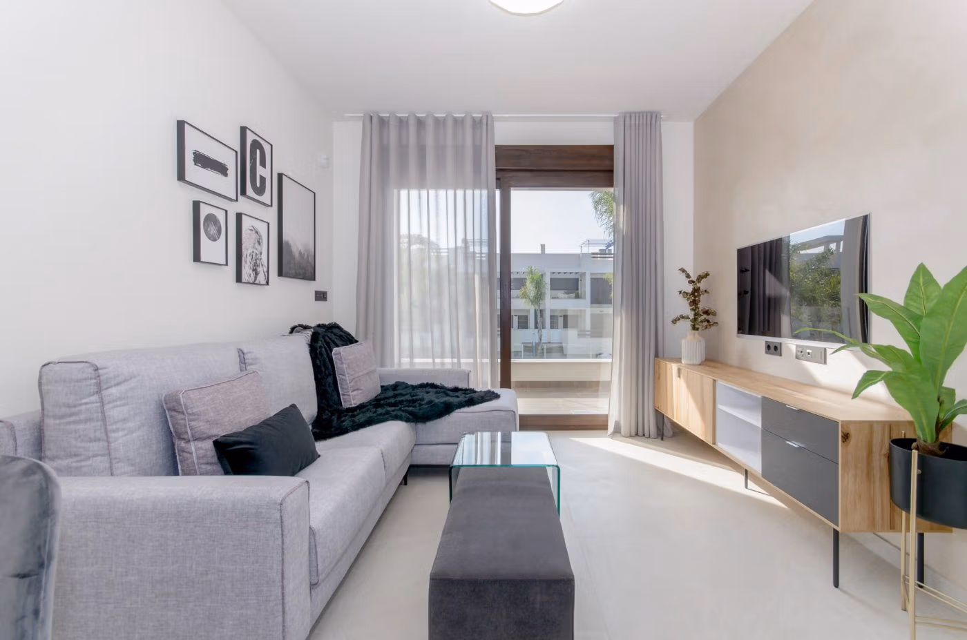 NEW-BUILD-RESIDENTIAL-OF-BUNGALOW-APARTMENTS-IN-LOS-BALCONES-TORREVIEJA-2 Полностью оборудованный пентхаус с 2 спальнями, солярием и видами на солёное озеро в Los Balcones, Torrevieja