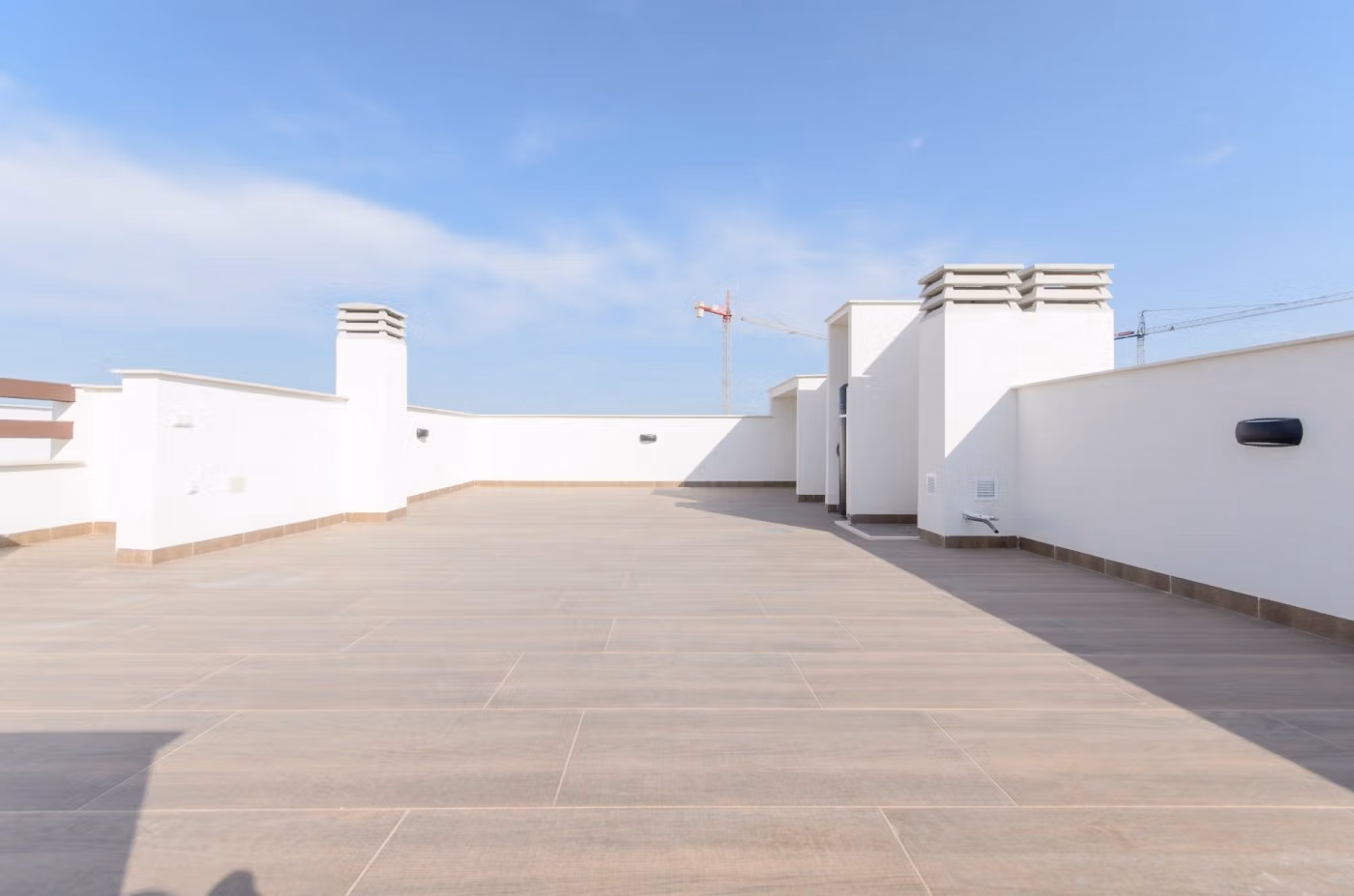 NEW-BUILD-RESIDENTIAL-OF-BUNGALOW-APARTMENTS-IN-LOS-BALCONES-TORREVIEJA-23 Полностью оборудованный пентхаус с 2 спальнями, солярием и видами на солёное озеро в Los Balcones, Torrevieja