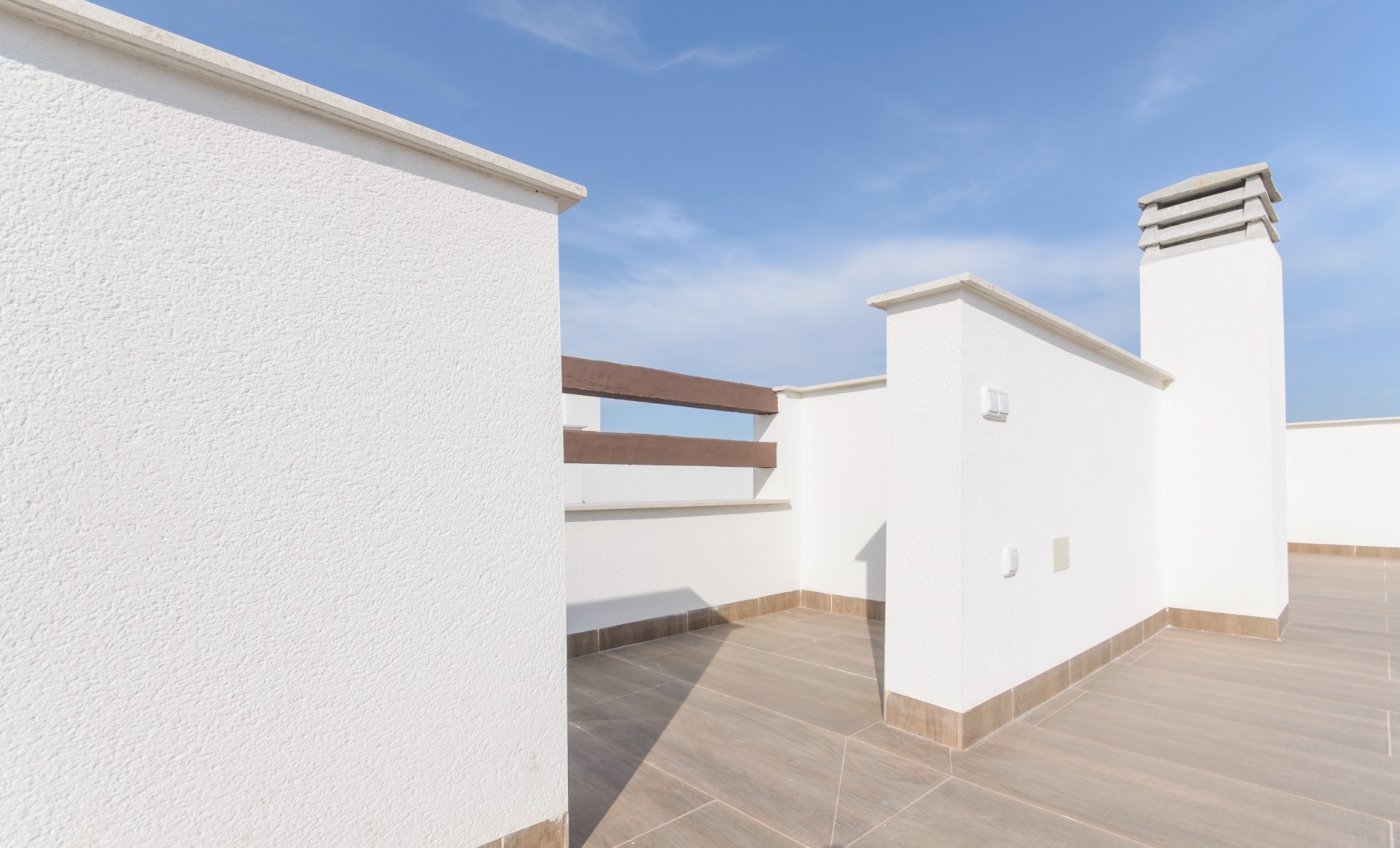 Fully Equipped 2 bedroom Penthouse Apartment with Solarium and Salt Lake Views in Los Balcones, Torrevieja