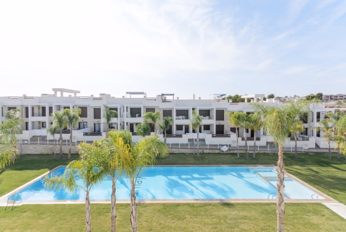 NEW-BUILD-RESIDENTIAL-OF-BUNGALOW-APARTMENTS-IN-LOS-BALCONES-TORREVIEJA-26