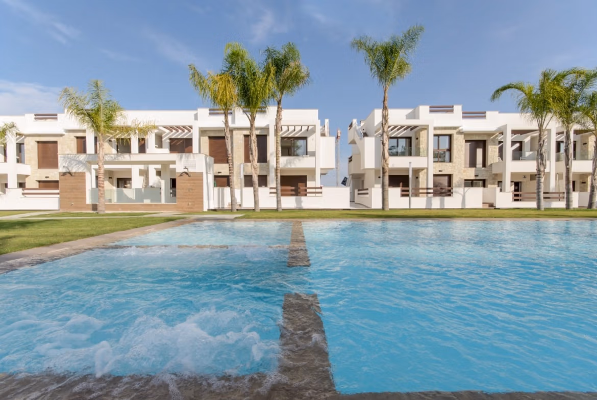 NEW-BUILD-RESIDENTIAL-OF-BUNGALOW-APARTMENTS-IN-LOS-BALCONES-TORREVIEJA-27